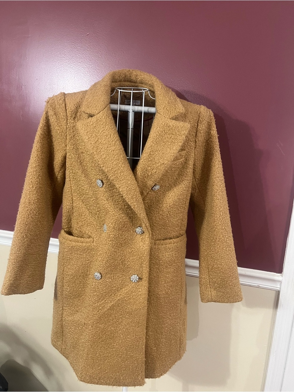 crown & ivy Double-Breasted Trench Coat in Camel Brown